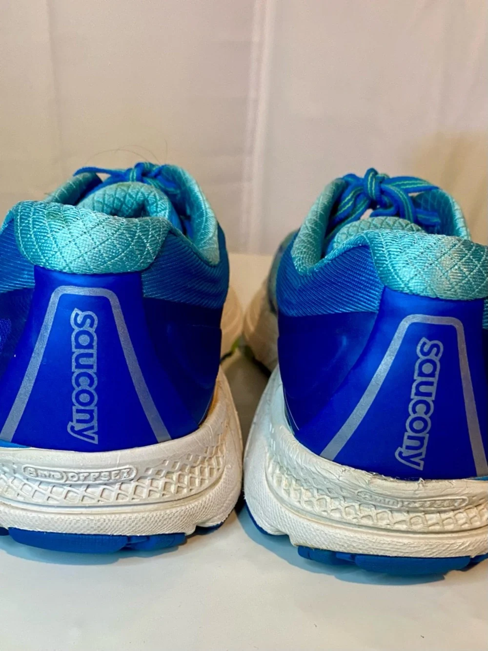 Saucony Turquoise and Teal Women's Running Shoes Size 9